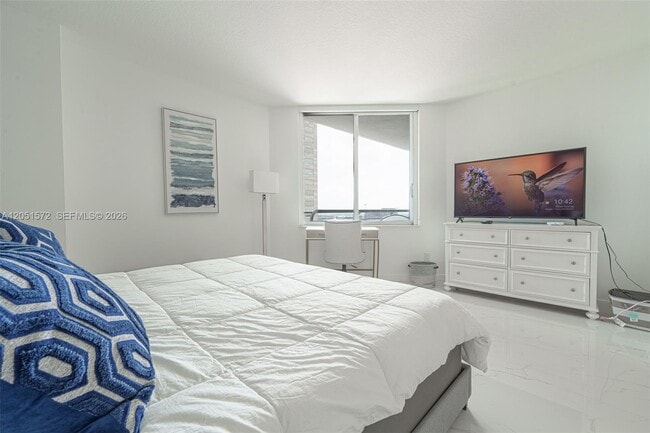 Building Photo - 335 S Biscayne Blvd