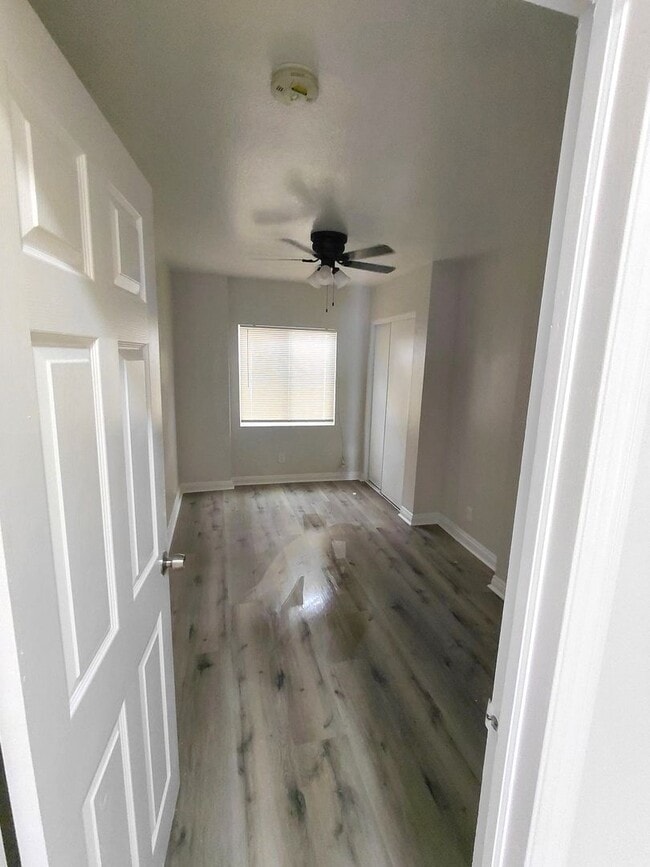 Building Photo - 851 W 93rd St