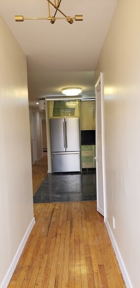 Primary Photo - 468 Avenue Y