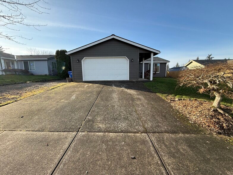 Building Photo - 571 SE Mountain View Rd