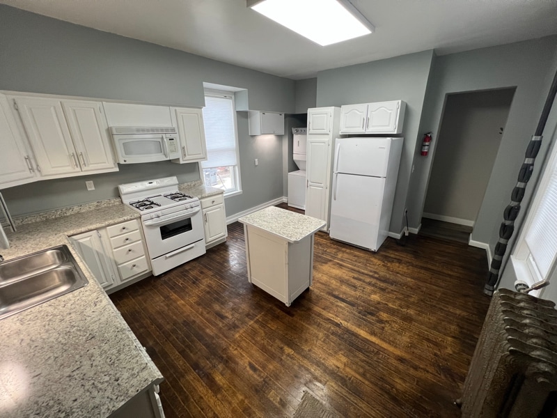 Building Photo - 571 Jefferson St