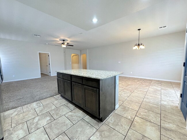 Building Photo - West El Paso 4 bed Refrig A/C