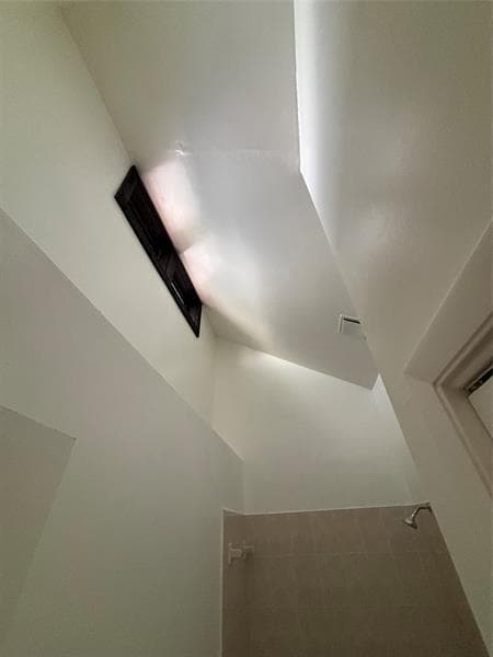 Building Photo - 6837 SW 39th Dr