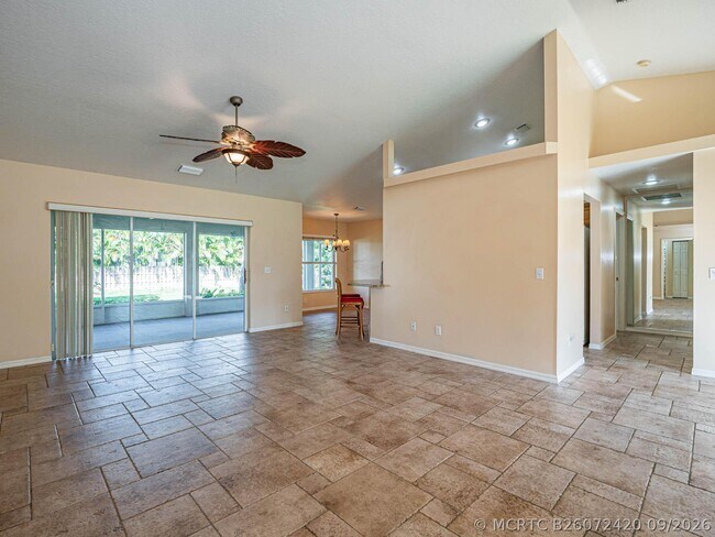 Building Photo - 141 39th Dr