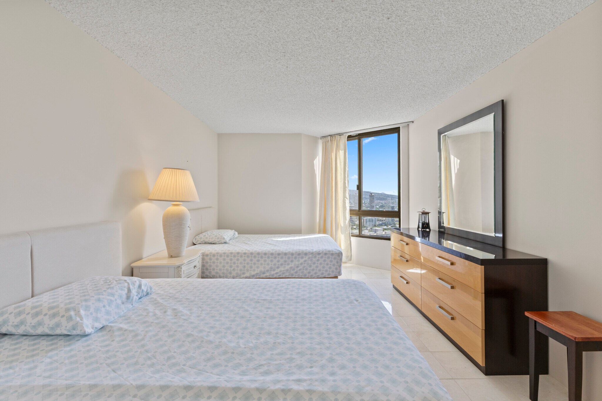 Building Photo - 1910 Ala Moana Blvd