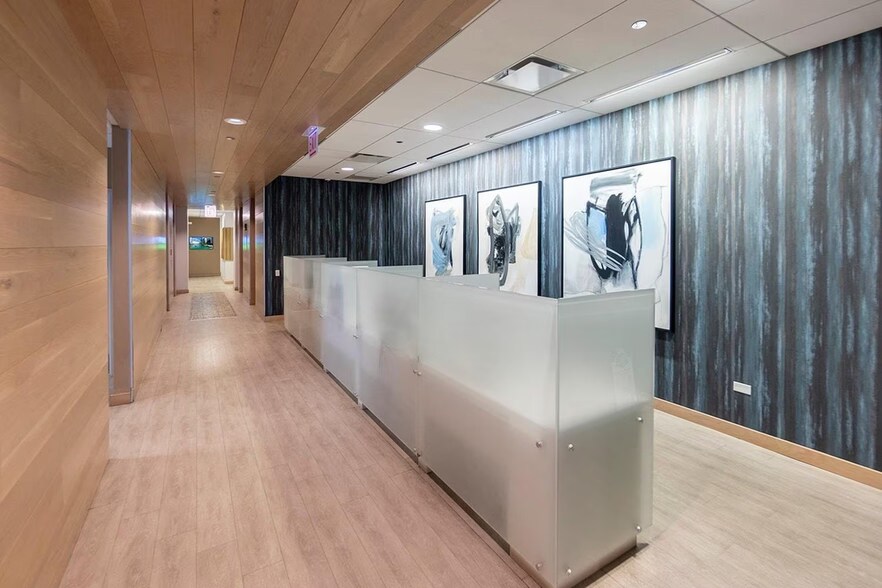 Building Photo - 323 E Wacker Dr