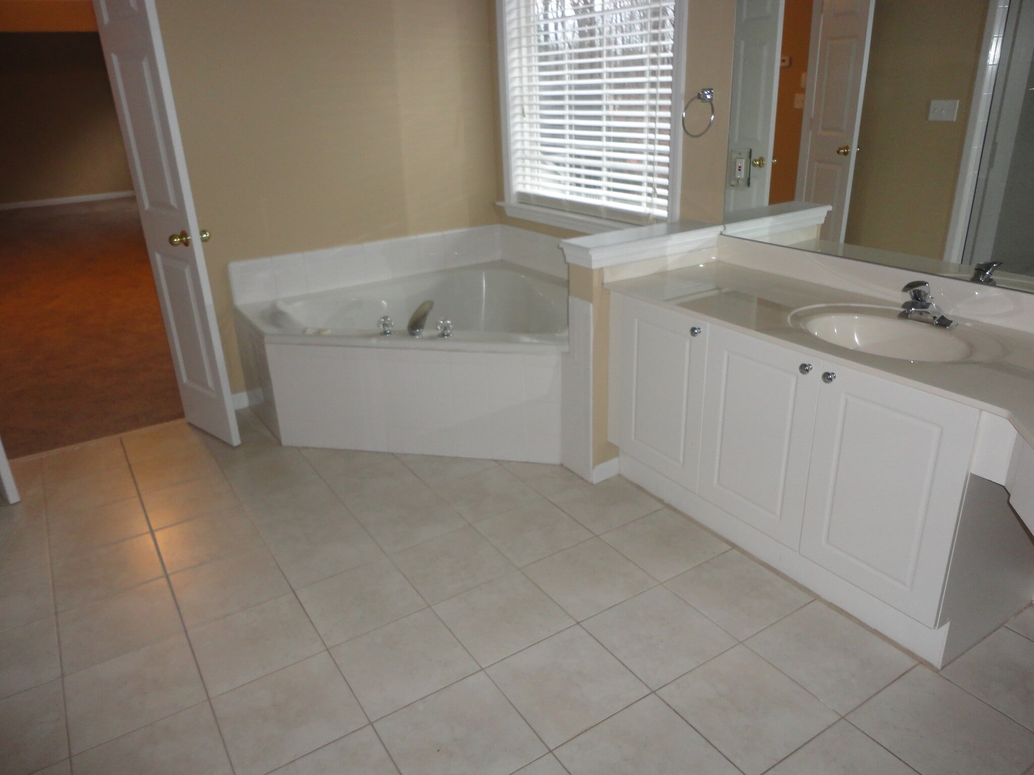 Building Photo - 6855 River Island Cir