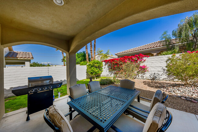 Building Photo - 80528 Avenida Camarillo