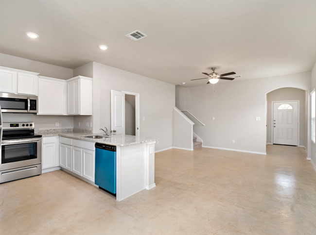 Building Photo - New Unit Available for Rent! Move In Speci...