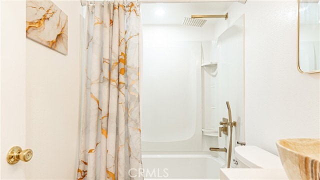 Building Photo - 19036 Singingwood Cir