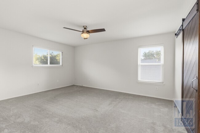 Building Photo - 7508 Elderberry Dr