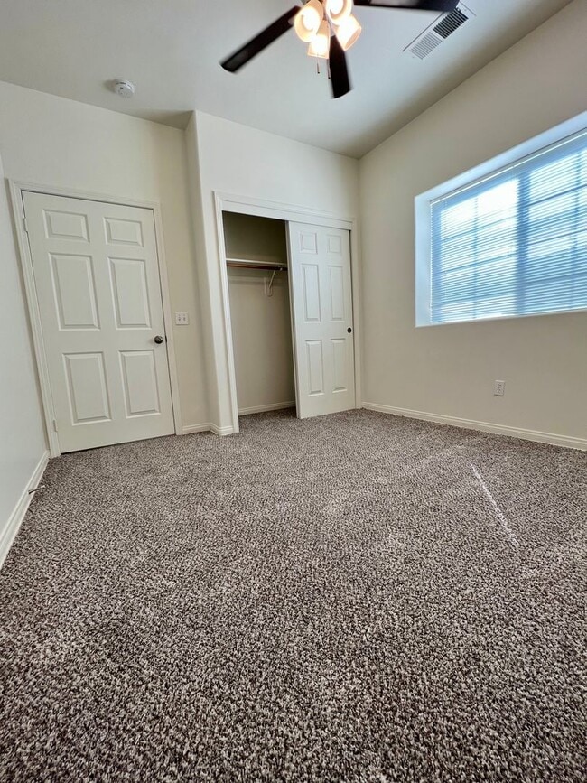 Building Photo - 708 Meadow Grove Ct
