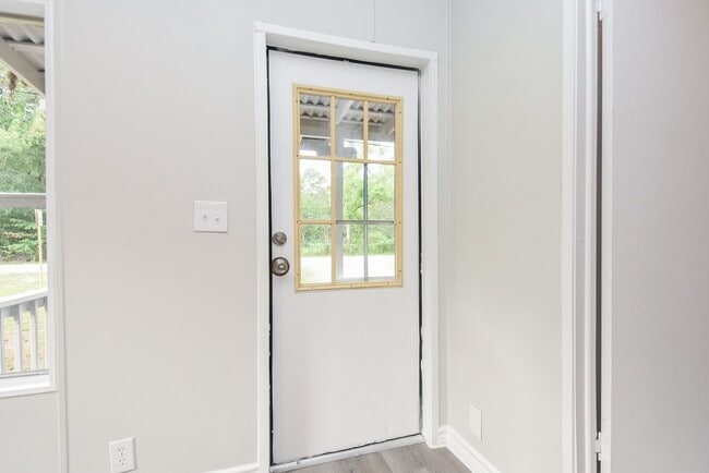 Building Photo - Be part of this cozy community at Roy Harris Loop