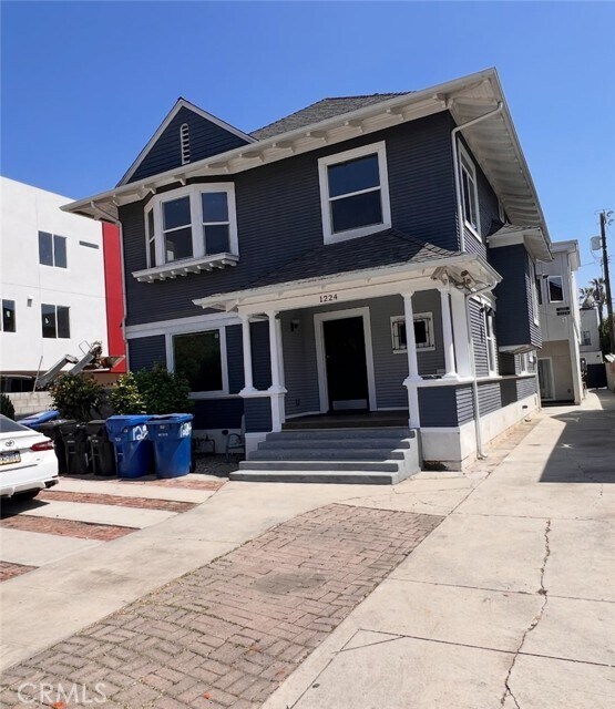 Building Photo - 1222 W 35th St