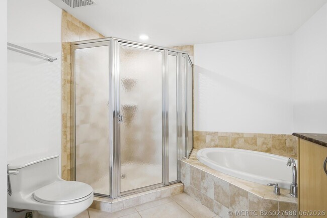 Building Photo - 403 S Sapodilla Ave