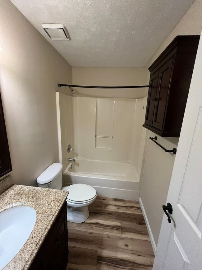Building Photo - Hidden Gem in Holiday Park Subdivision!