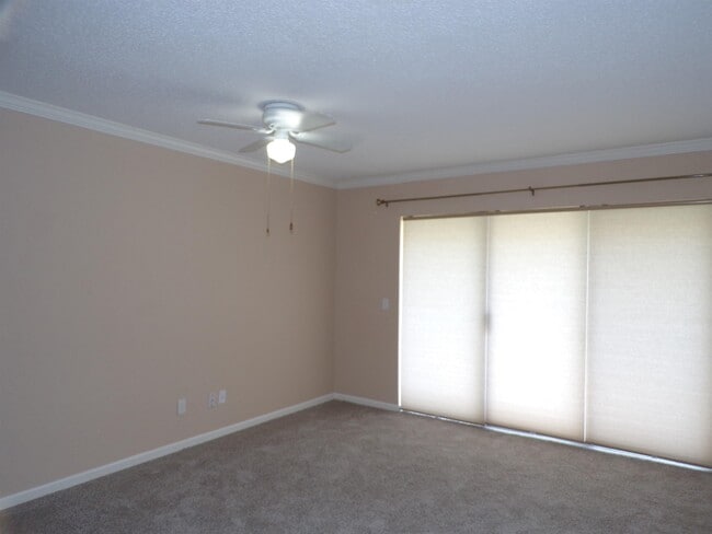 Building Photo - 106 Dawn