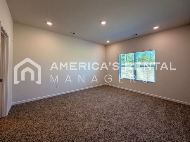 Building Photo - New Construction Home for Rent in Owens Cross Roads, AL!