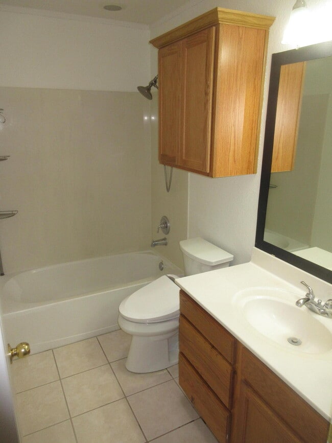 Building Photo - 7320 Desert Eagle Rd NE