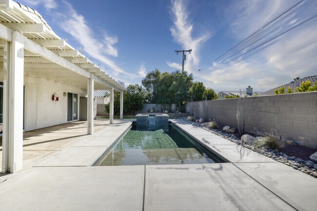 Building Photo - 67675 Ovante Rd