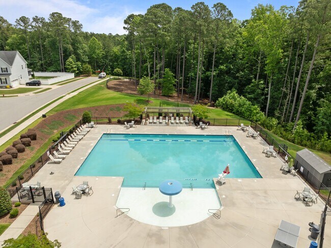 Building Photo - 3700 Horton Hill Dr