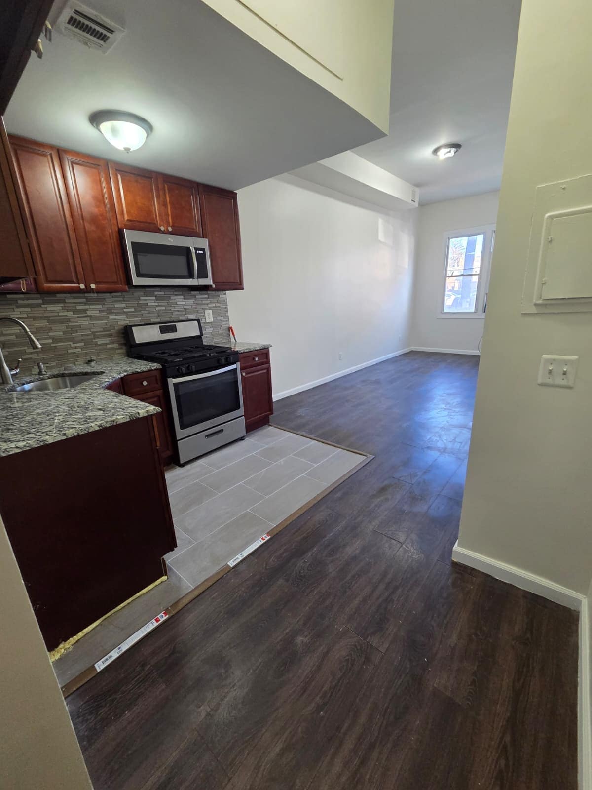 Kitchen - 167 Danforth Ave