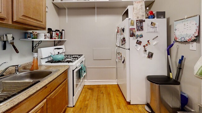 Building Photo - 7502 Madison-2N