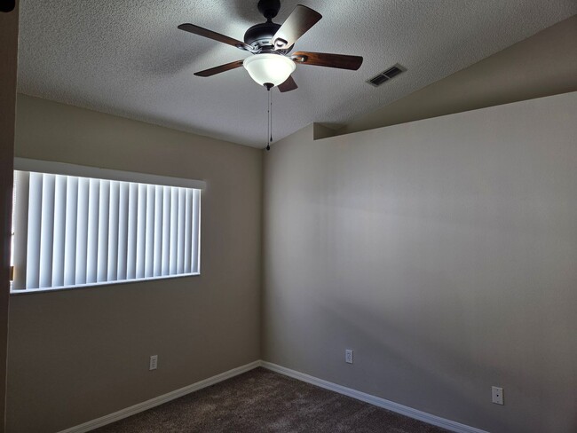 Building Photo - 3/2 In King's Ridge 55+ Community