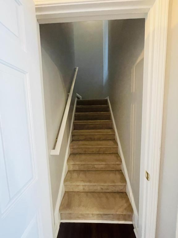 Building Photo - 156 Largess Ln