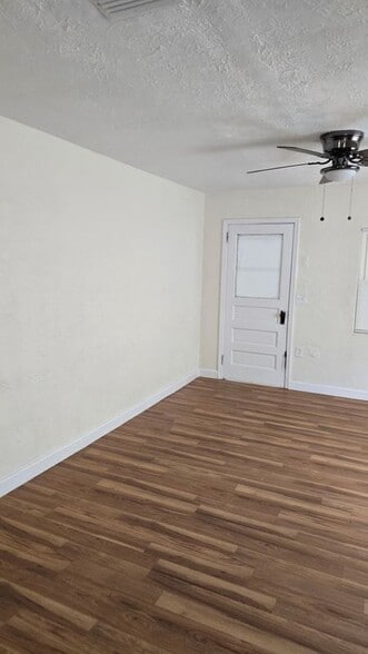 Building Photo - 1651 W 17th St