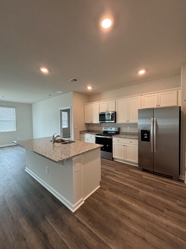 Building Photo - 201 Hadley Spgs Ave