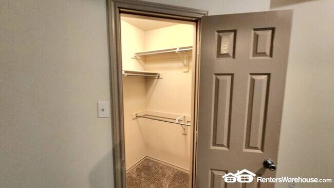Building Photo - Beautiful Townhome in Euless!!