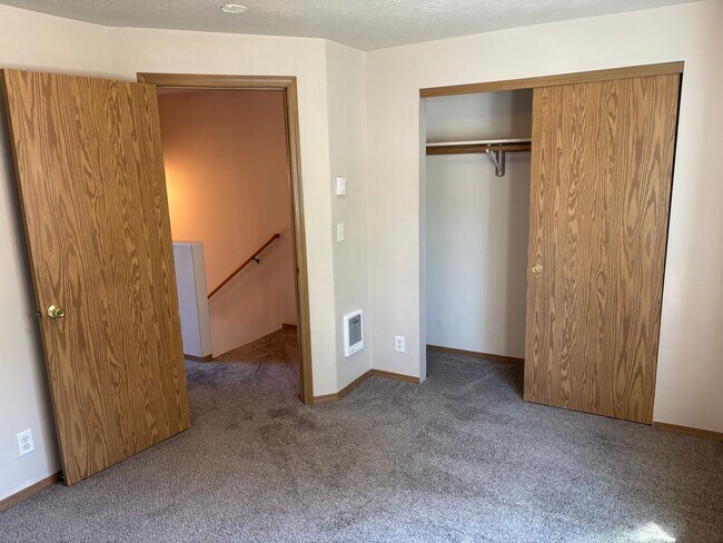 Building Photo - 1372 NE Whisper Ridge Dr