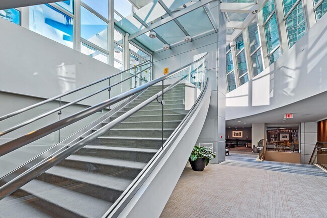 Building Photo - 13600 MARINA POINTE Dr