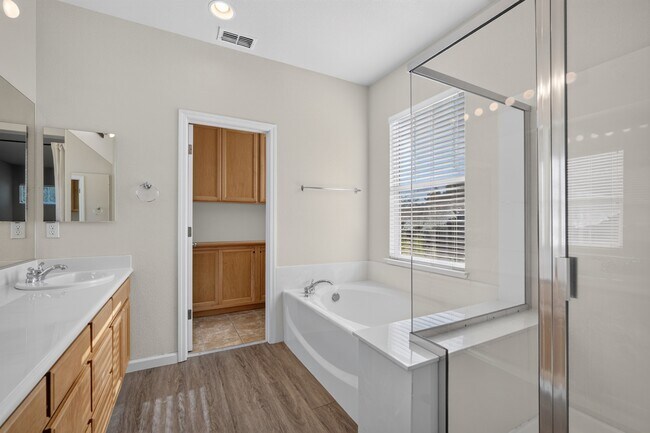 Building Photo - 5858 Hazelwood Cmn