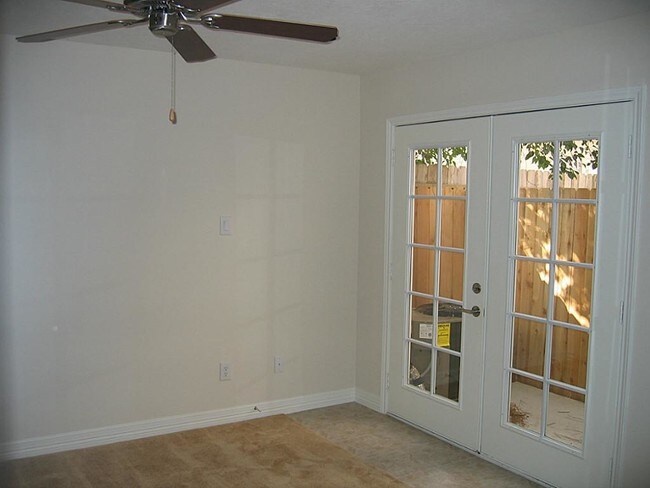 Building Photo - 3710 Sherwood Ln