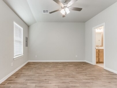 Building Photo - 12905 Villa Ave
