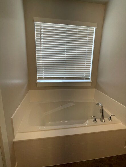 Master Bath - 4067 S 2800 W