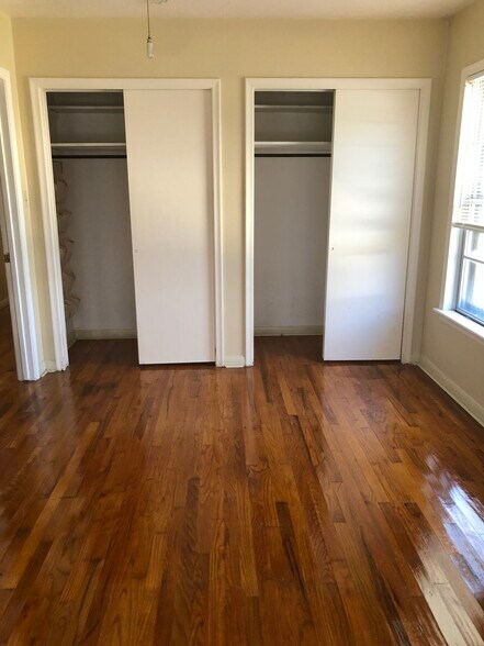 Bedroom - 1529 Woodland Dr