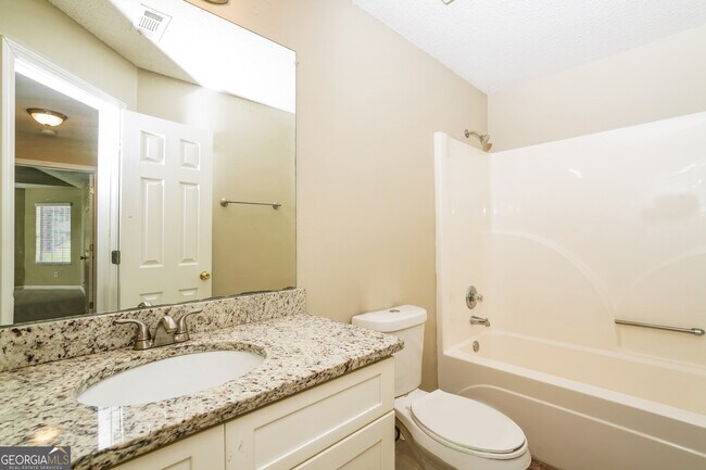 Building Photo - 6354 Klondike River Rd