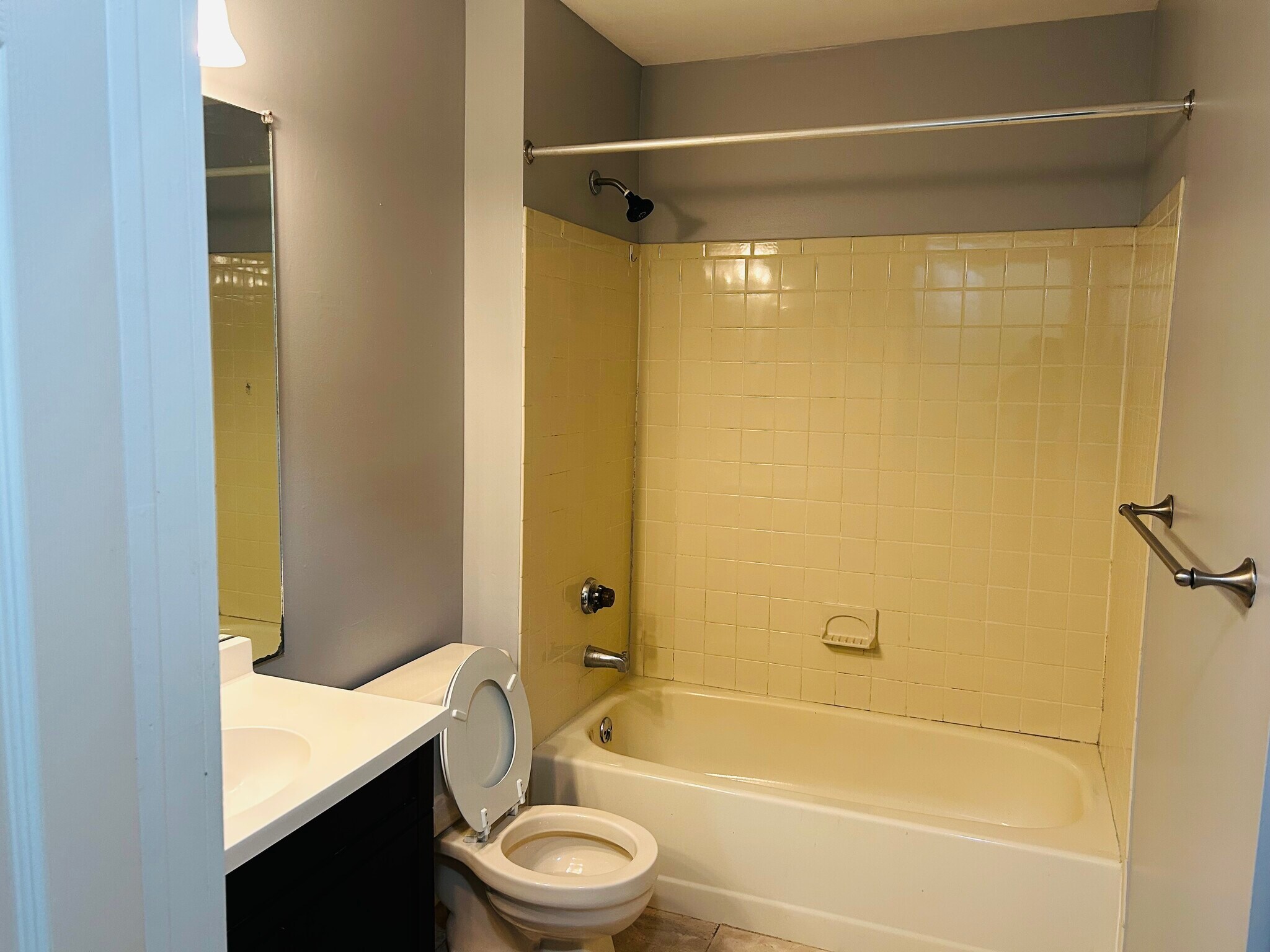 Building Photo - 1914 Aspen Dr