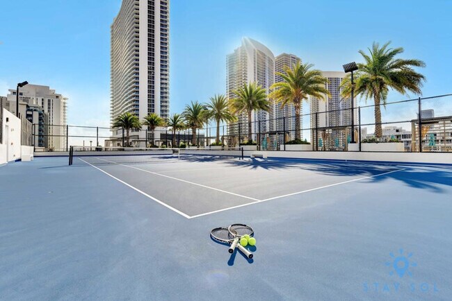 Building Photo - 4010 S Ocean Dr