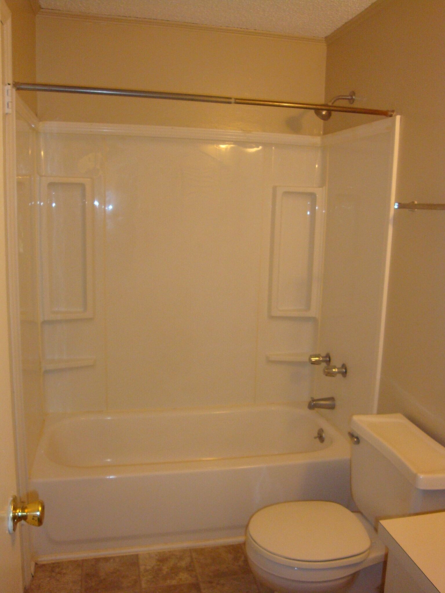 Building Photo - 2236 Laburnum Ave