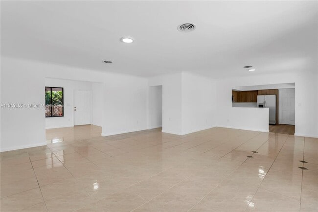 Building Photo - 4210 SW 20th St