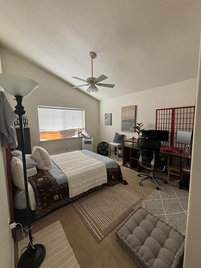 Building Photo - 2 Bed 2 Bath Apartment at River Park Condos