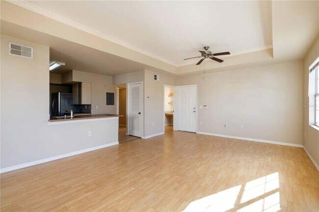 Building Photo - 1030 Villagio Cir