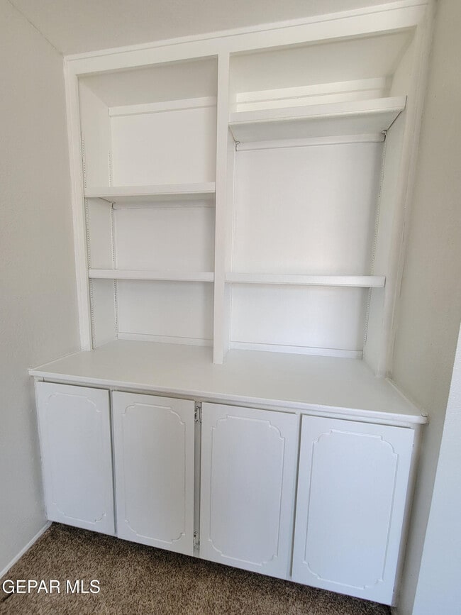 Building Photo - 336 Villa Canto St