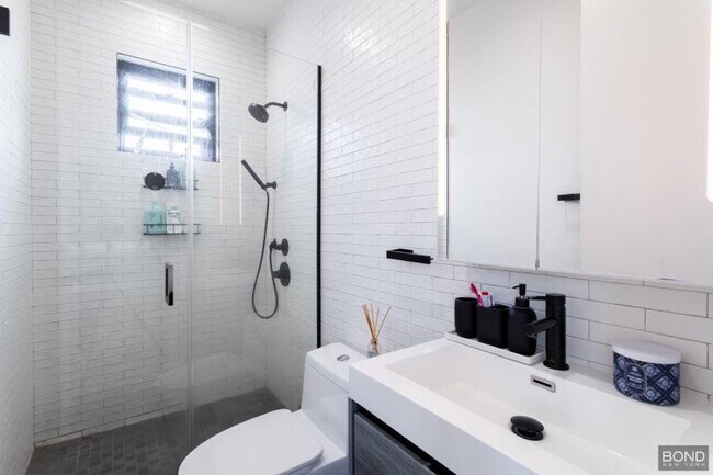 Building Photo - 1 bedroom in Brooklyn NY 11221