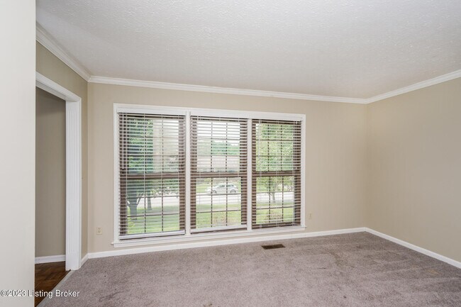 Building Photo - 8105 Thornwood Rd