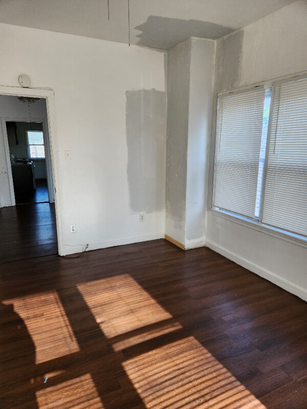 Building Photo - 409 Marshall St